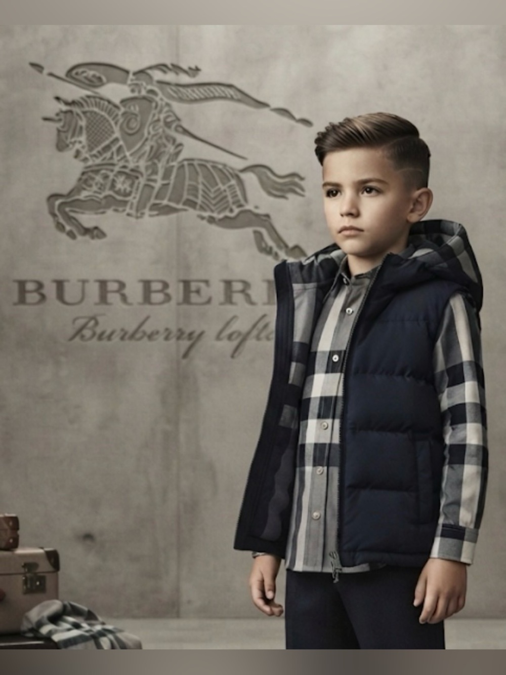 Authentic Burberry luxury designer kids reversible puffer vest removable hood 8